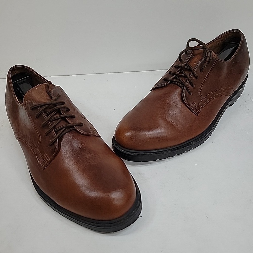 St Johns Bay Brown Lace Up Mens Size 9 M Buttery Soft 100% Leather Non Slip Sole